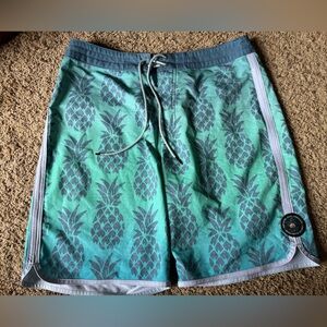 Rip Curl Mirage Pineapple Boardshorts – Size 31
